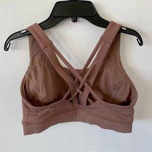 Lululemon Free to Be Elevated Size 8 in Sand/Mauve